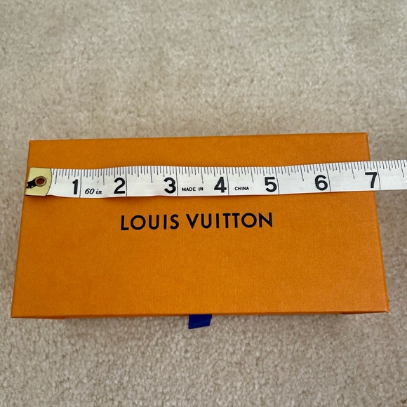 Louis Vuitton Box Set (Ribbon & Booklet included) - Picture 8 of 10